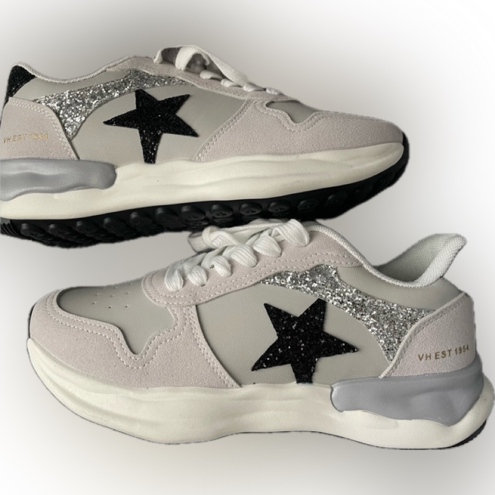 Vintage Havana Run Shoes White Grey Silver Star Women Sneaker Size 8 or 8.5